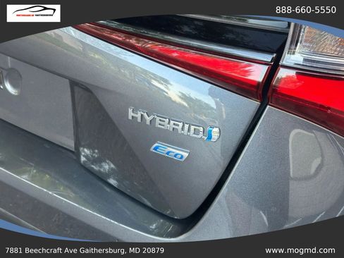 Used 2022 Toyota Prius L Eco FWD image 11