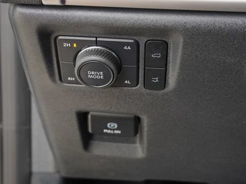 Used 2025 Ford Expedition Active AWD/4WD image 24