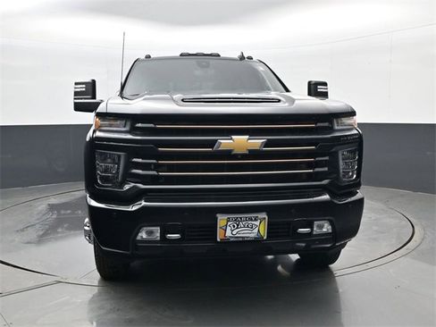 Used 2022 Chevrolet Silverado 3500 High Country image 2