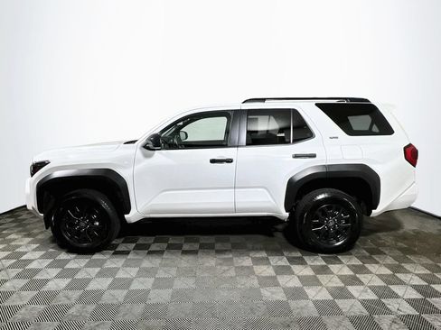 Certified 2025 Toyota 4Runner SR5 AWD/4WD image 4