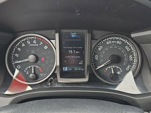 Used 2023 Toyota Tacoma TRD Sport w/ TRD Premium Sport Package AWD/4WD image 19
