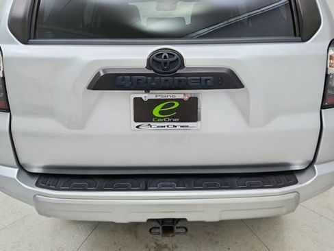 Used 2022 Toyota 4Runner TRD Off-Road image 11