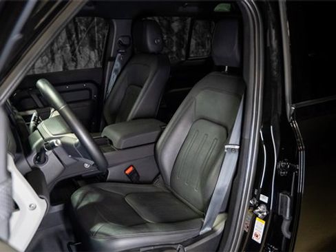 Used 2022 Land Rover Defender 110 S image 2