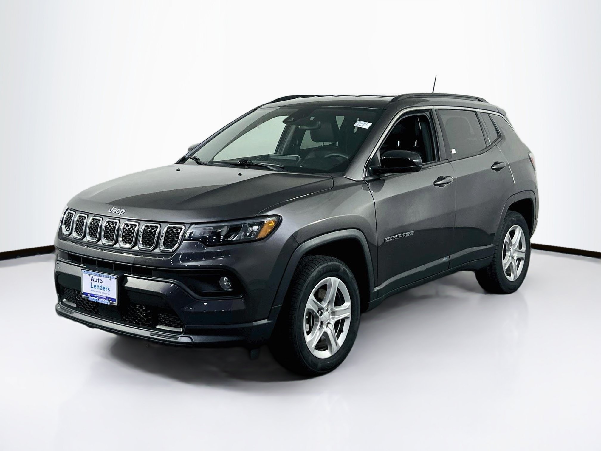 Used 2023 Jeep Compass Latitude w/ Convenience Group AWD/4WD image 1