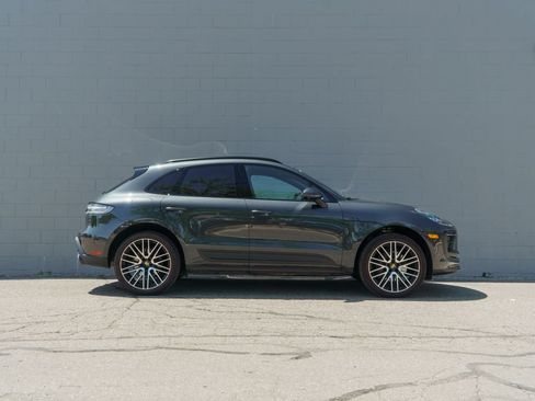 Certified 2026 Porsche Macan AWD/4WD image 8