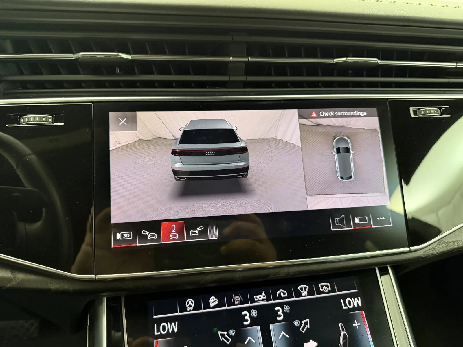 Used 2019 Audi Q8 Prestige AWD/4WD image 23