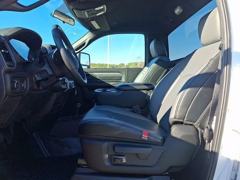 Used 2024 RAM 2500 Tradesman w/ Chrome Appearance Group image 13