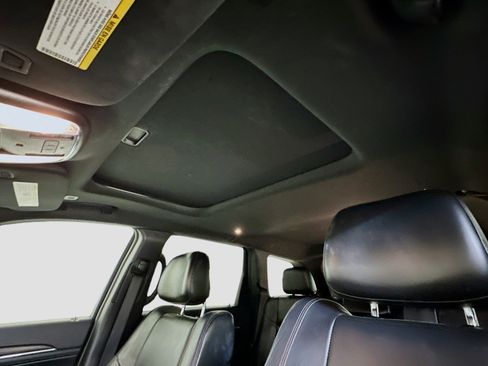 Used 2017 Jeep Grand Cherokee Limited image 27