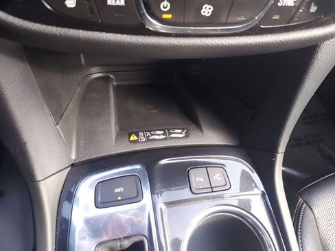 Certified 2023 Chevrolet Equinox Premier AWD/4WD image 16