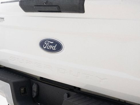 Used 2019 Ford F250 XL w/ Power Equipment Group image 17