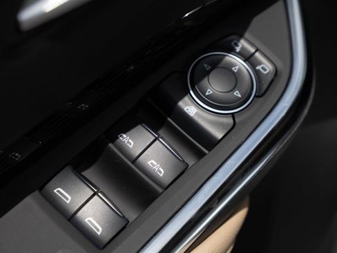 Used 2024 Cadillac XT4 Luxury w/ Cold Weather Package image 19