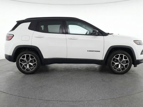 Used 2025 Jeep Compass Limited AWD/4WD image 11