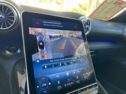 Used 2022 Mercedes-Benz SL 63 AMG 4MATIC image 15