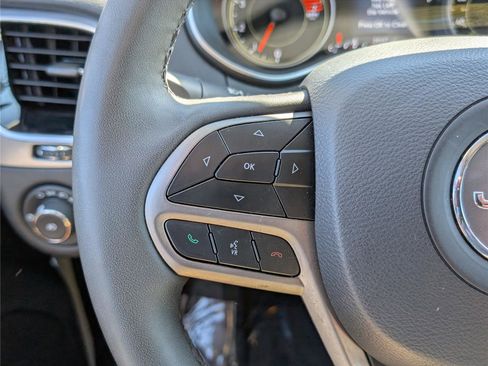 Used 2022 Jeep Cherokee Limited image 21