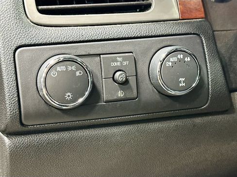Used 2012 Chevrolet Tahoe LTZ AWD/4WD image 11