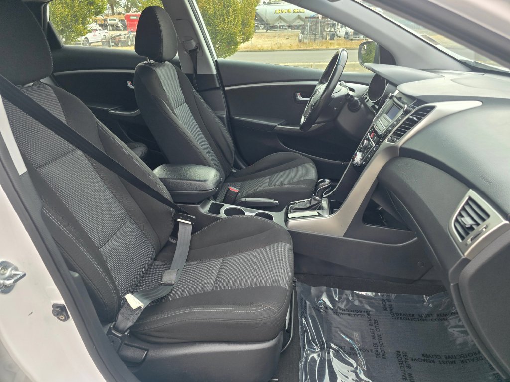 Used 2013 Hyundai Elantra GT w/ Touch & Go Pkg FWD image 16
