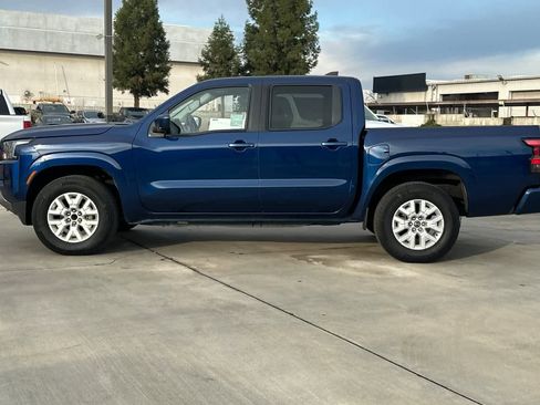 Used 2022 Nissan Frontier SV image 6