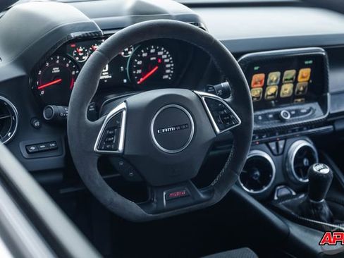 Used 2018 Chevrolet Camaro SS image 6