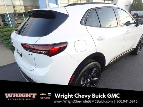 Used 2022 Buick Envision Essence w/ Sport Touring Package image 3