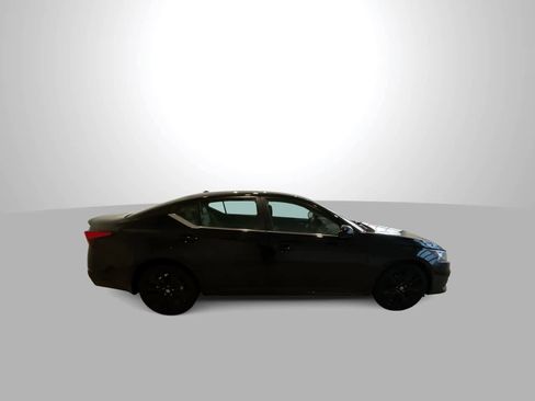 Used 2022 Nissan Altima 2.5 SR w/ Midnight Edition Package image 9