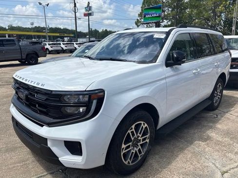 Certified 2025 Ford Expedition Active AWD/4WD image 1