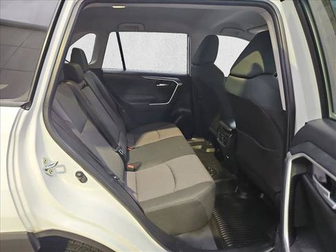 Used 2024 Toyota RAV4 XLE AWD/4WD image 20