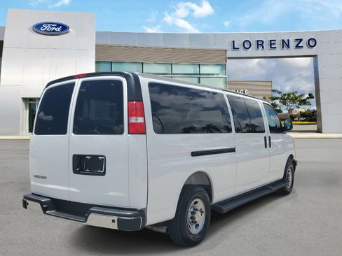 Used 2025 Chevrolet Express 3500 LT w/ LT Preferred Equipment Group RWD image 5