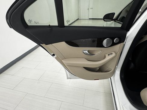 Used 2018 Mercedes-Benz C 300 4MATIC Sedan image 11