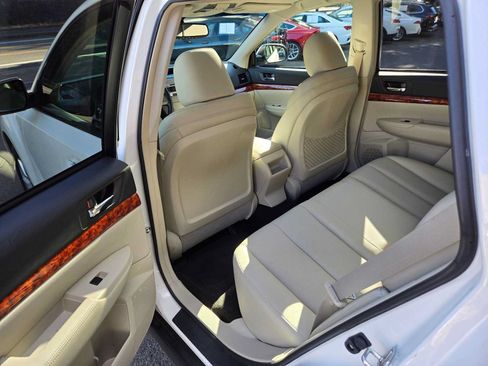 Used 2011 Subaru Outback 2.5i Limited AWD/4WD image 15
