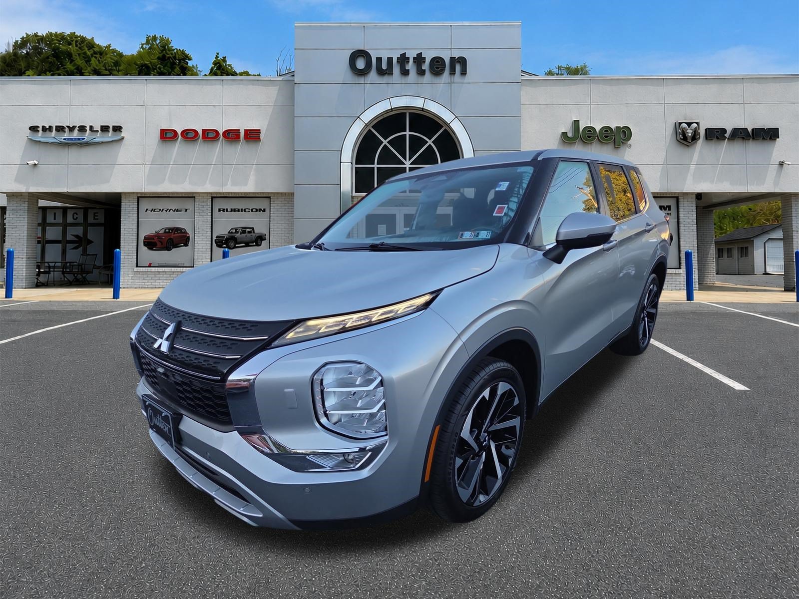 Used 2023 Mitsubishi Outlander SE AWD/4WD image 8