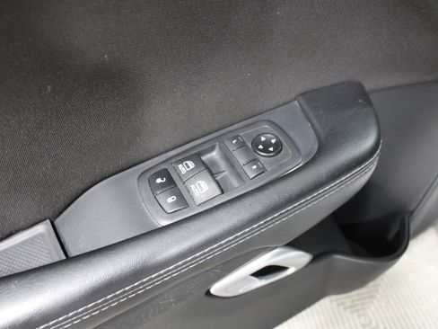 Used 2020 Dodge Challenger SXT w/ Blacktop Package image 6