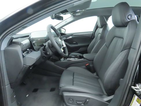 Used 2025 Audi A6 e-tron Premium Plus w/ Premium Plus image 21