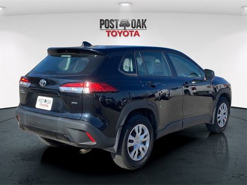 Used 2023 Toyota Corolla Cross L image 7