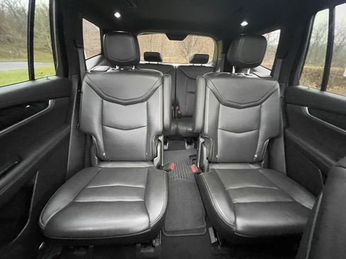 Used 2020 Cadillac XT6 Premium Luxury image 16