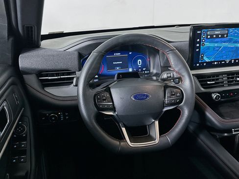 Used 2025 Ford Explorer ST-Line w/ ST-Line Street Pack image 18