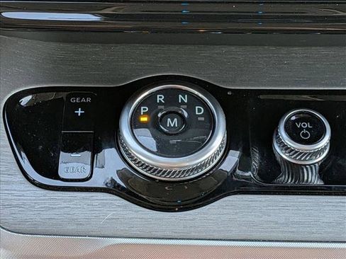 Used 2025 Ford Expedition Platinum AWD/4WD image 12