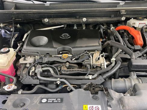 Used 2020 Toyota RAV4 XLE image 13