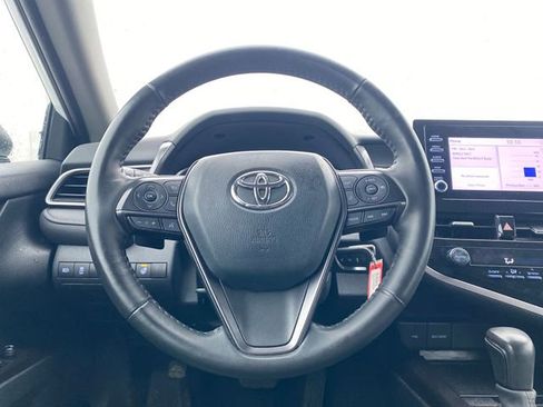 Used 2024 Toyota Camry SE image 14