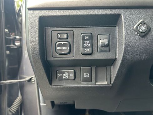 Used 2021 Toyota Tundra SR5 w/ TRD Off-Road Package AWD/4WD image 20
