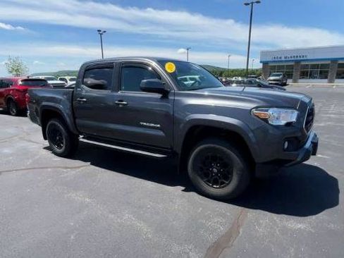 Used 2019 Toyota Tacoma SR5 AWD/4WD image 2