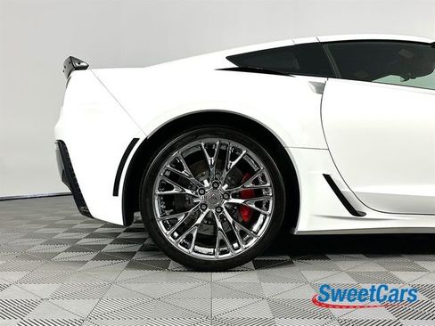 Used 2015 Chevrolet Corvette Z06 w/ 3LZ Preferred Equipment Group RWD image 45