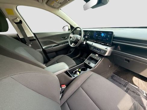 Certified 2025 Hyundai Kona SEL FWD image 28