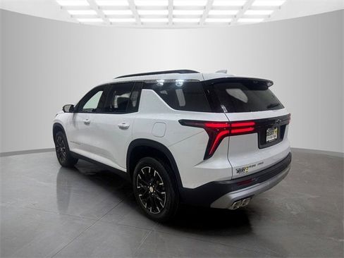 New 2026 Chevrolet Traverse LT w/ Sun and Wheel Package image 4