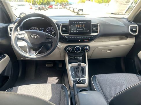 Used 2021 Hyundai Venue w/ Cargo Package FWD image 13