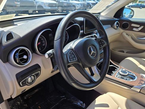 Used 2019 Mercedes-Benz GLC 300 4MATIC image 12