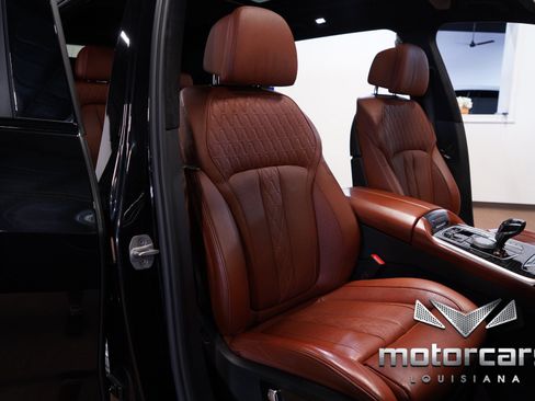 Used 2021 BMW X7 M50i w/ Dynamic Handling Package AWD/4WD image 31