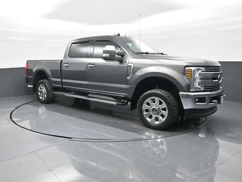 Used 2019 Ford F250 Lariat w/ Chrome Package image 1