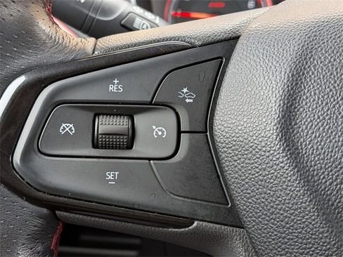 Used 2021 Chevrolet TrailBlazer RS w/ Technology Package image 12