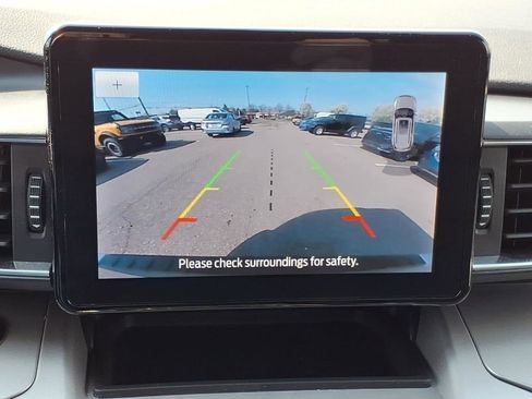 Used 2024 Ford Explorer XLT w/ Equipment Group 202A image 20