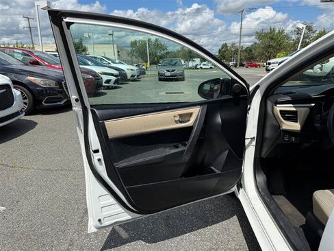 Used 2014 Toyota Corolla LE FWD image 16